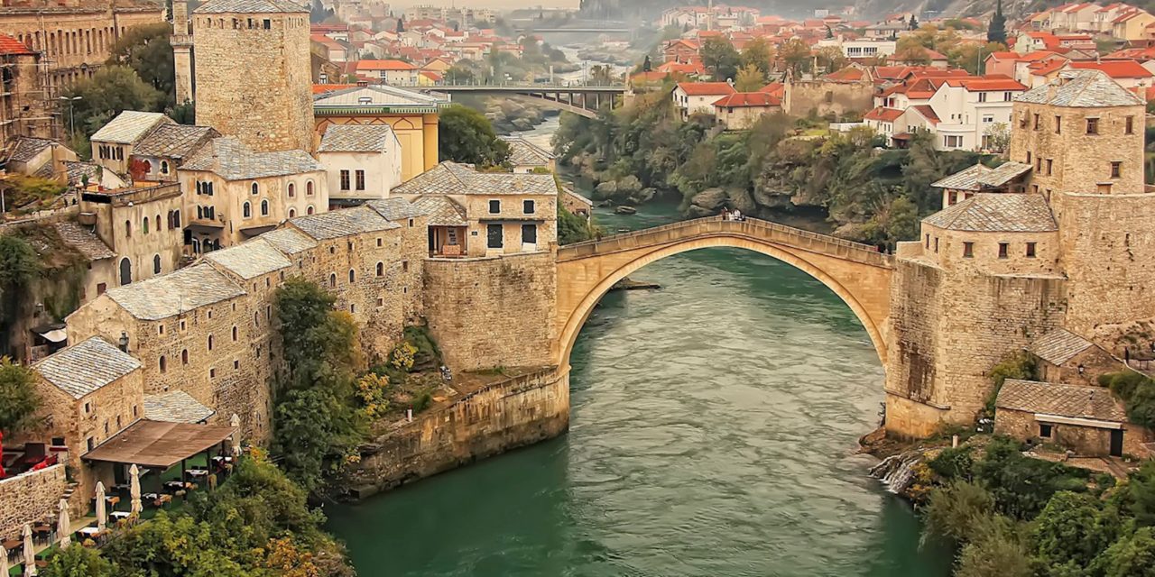 https://visit-sarajevo.com/wp-content/uploads/2021/10/8009722-mostar-bosnia-and-herzegovina-1280x640.jpg
